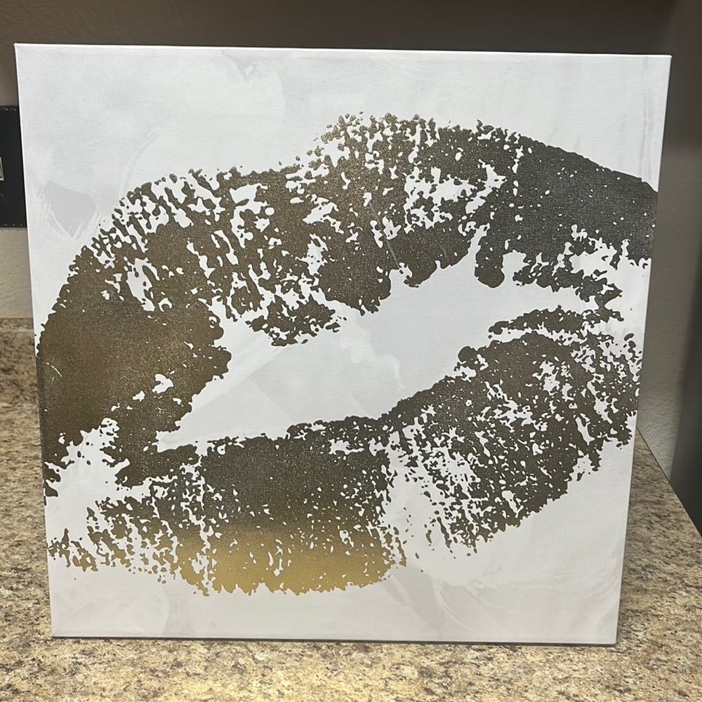 Kirklands Lip Canvas Picture (16X16/ New)